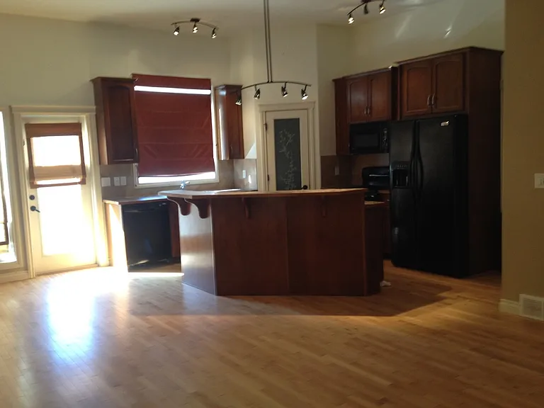 600 Carriage Lane Pl #602 — Photo 2
