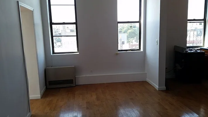 Rented by Lang Realty LLC | media 9