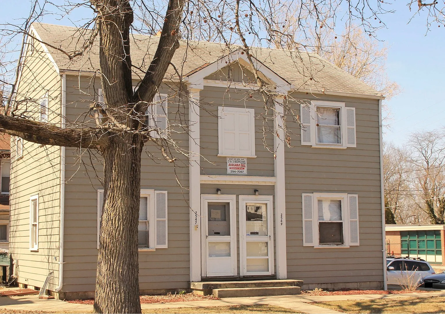 (01) 2547-2549 Neil Avenue — Photo 1