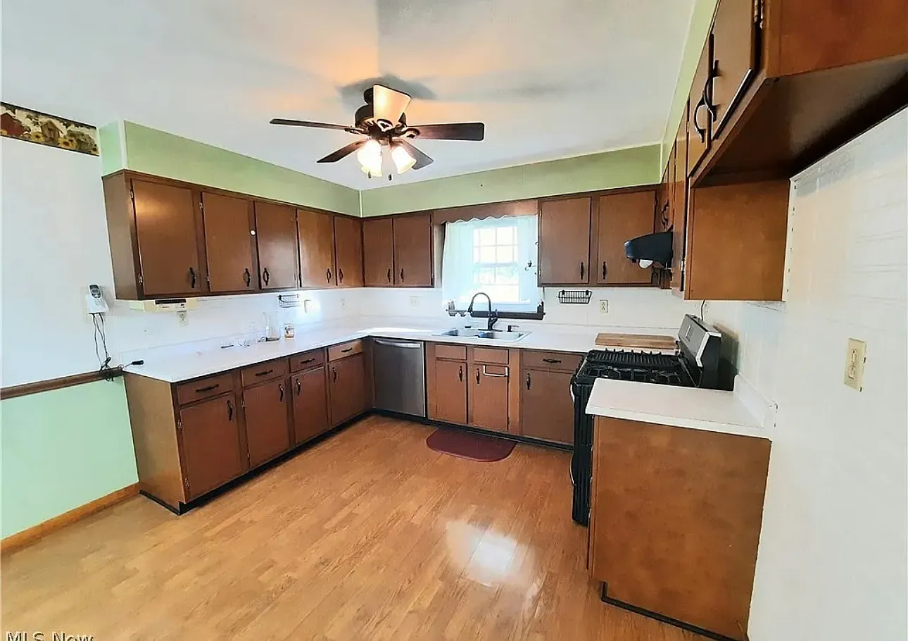 3 bed, 1.5 bath, $1,650 — Photo 4