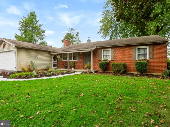 1605 Fairview Ave, Chambersburg, PA 17202