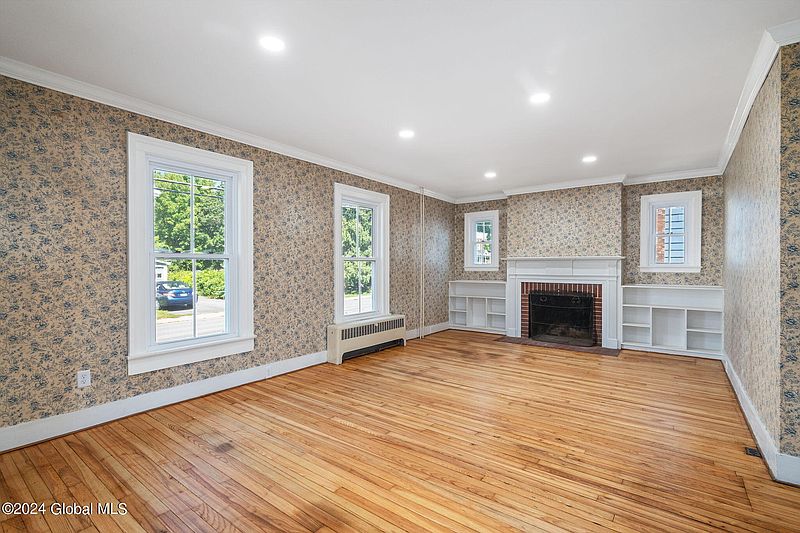 5th image of 114 Sheldon Avenue