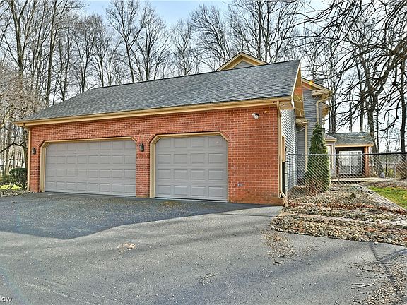 4th image of 9910 Callawoods Dr