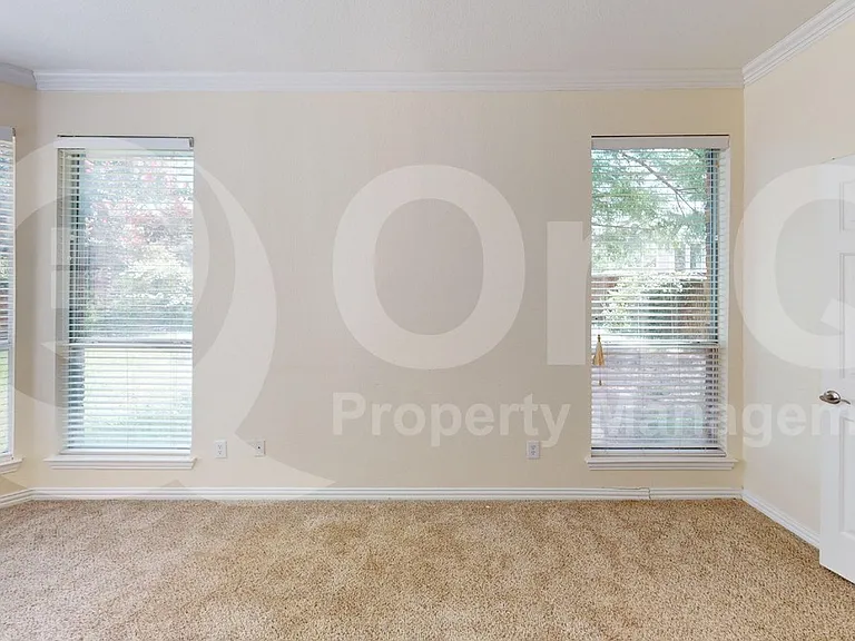 740 Peco St — Photo 13