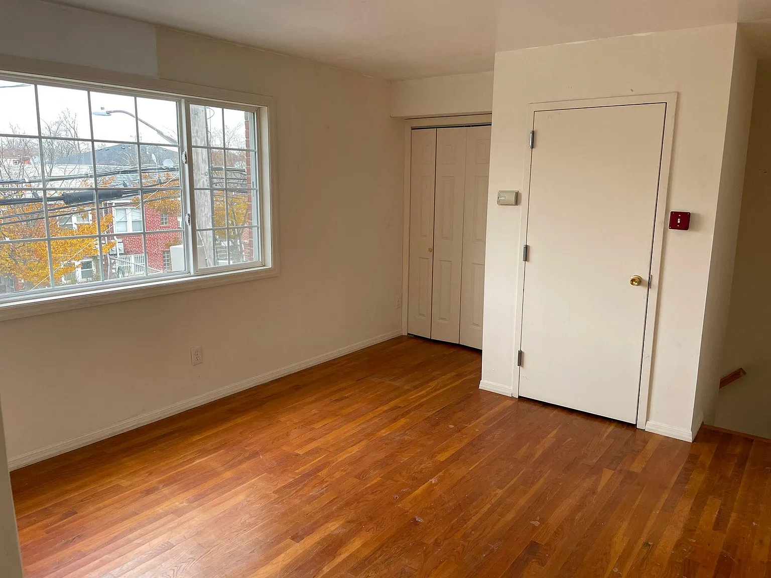 1211 Plainview Ave — Photo 3