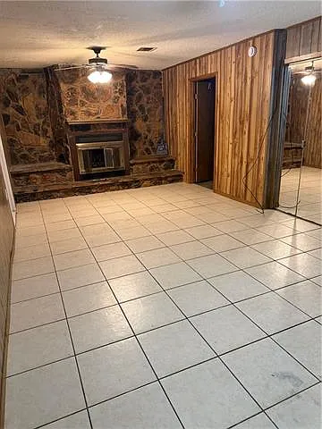2504 Claire Ave — Photo 16