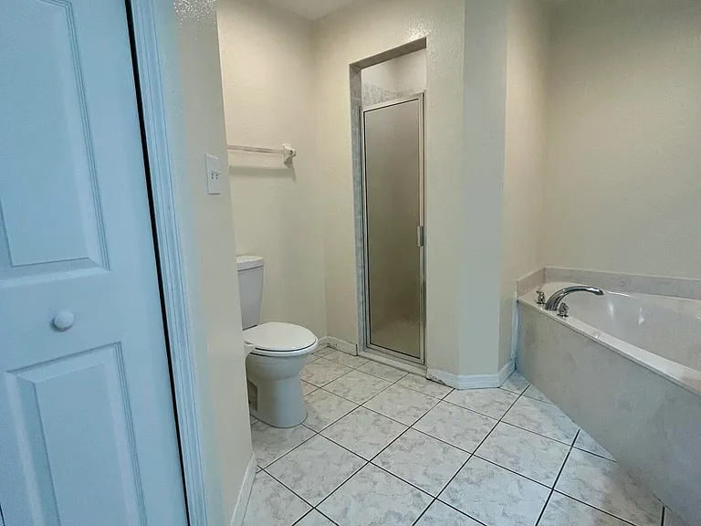 328 W Sugarland Cir — Photo 6