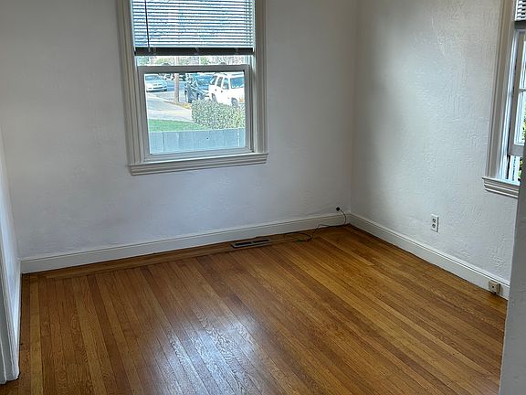 3rd image of 603 N Claremont St