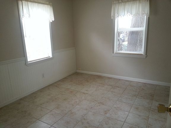 5th image of 1001 14th Ave NW