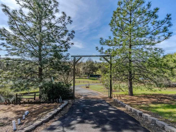2391 Brave St, Copperopolis, CA 95228