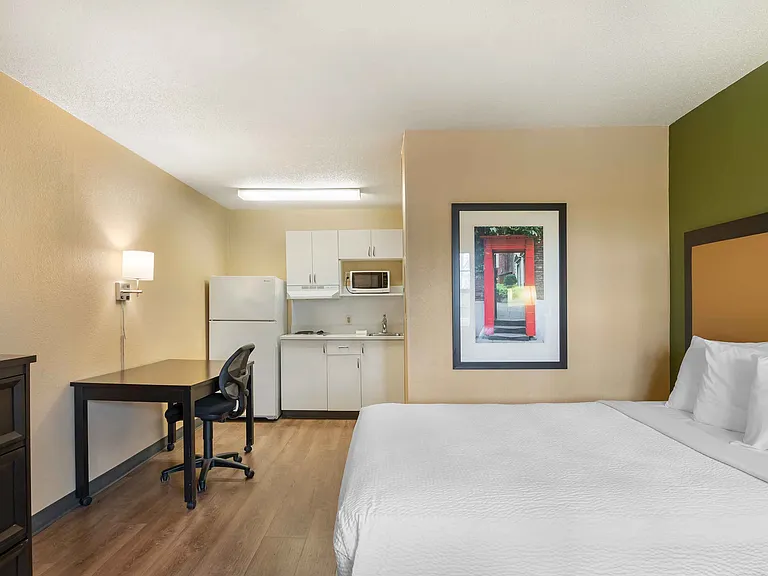 Studio Suite - 1 Queen Bed