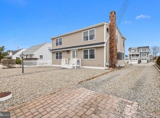 321 W 4th St, Ship Bottom, NJ 08008