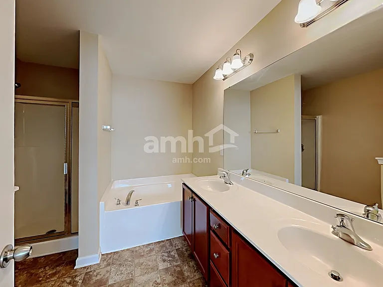 4 Bolter Ct — Photo 9