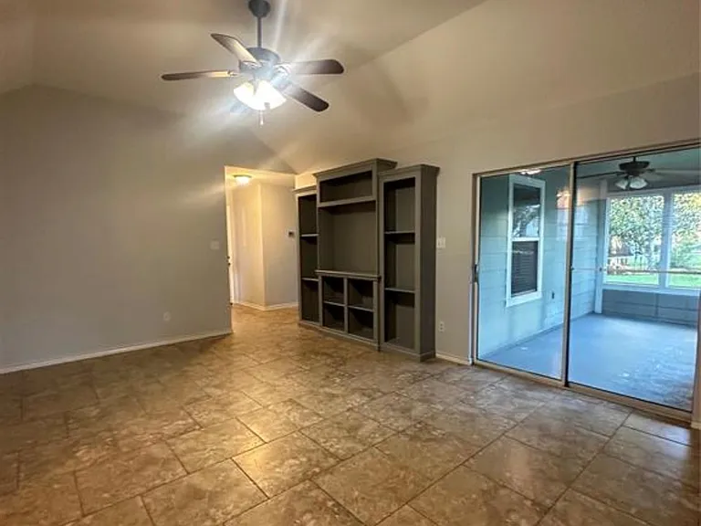 105 Harbor Court Dr — Photo 16