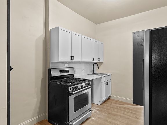 5th image of 2905 Meramec St