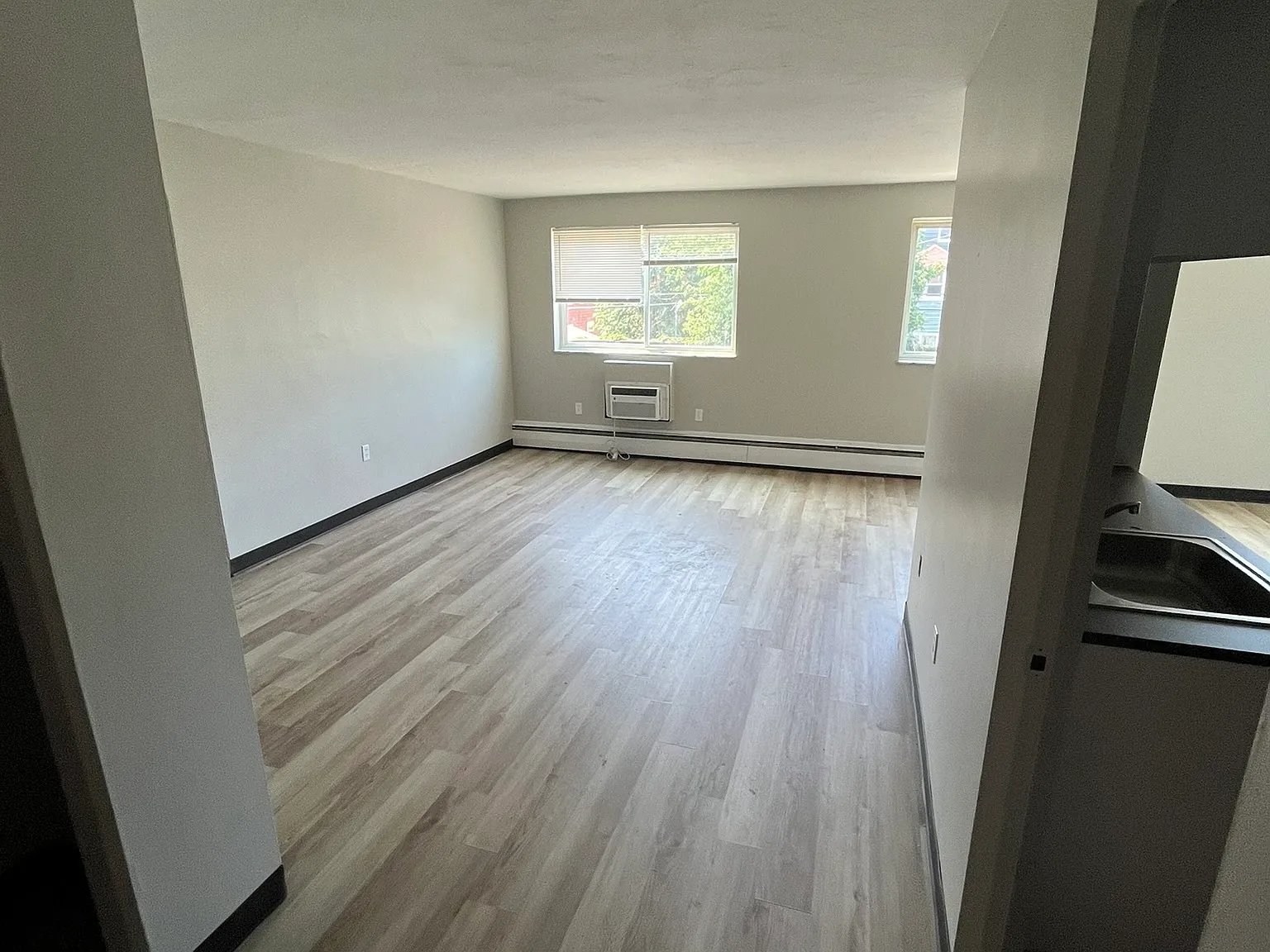 The Wildwood Apartments-24 17731 Lakeshore Boulevard - 5 — Photo 1