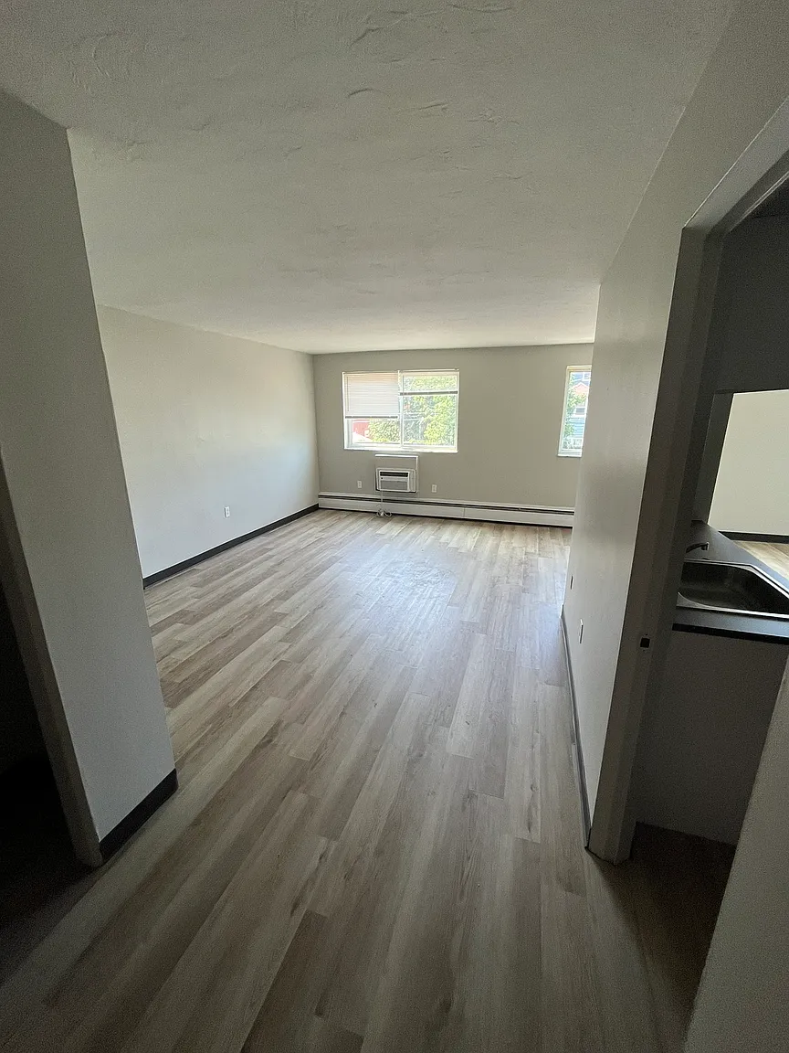 17731 Lakeshore Blvd #5 photo 1