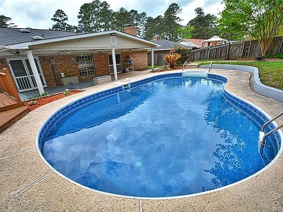 4th image of 9533 Royalton Dr