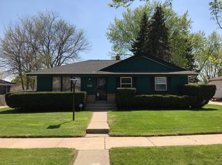 7137 W Cody Cir, Milwaukee, WI 53223