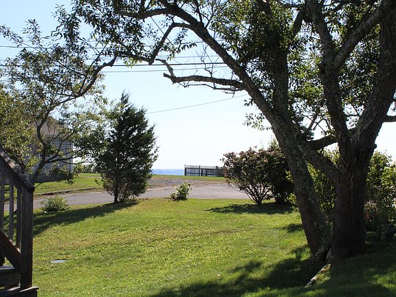 2nd image of 40 Mayflower Dr