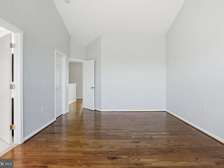 915 Buttonwood Ter NE — Photo 25