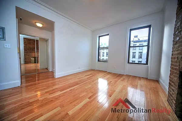 Rented by Metropolitan Realty | media 5