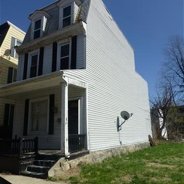 2nd image of 1423 Liberty St
