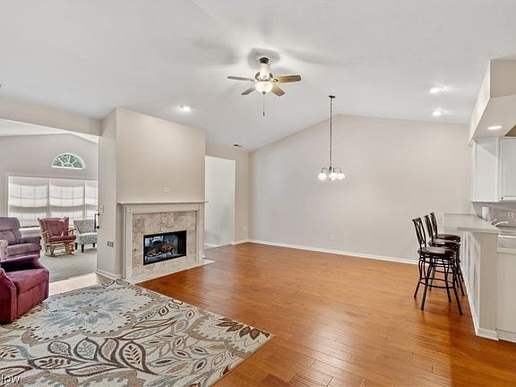 2nd image of 4024 Pelham St NE
