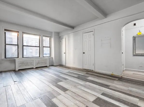 339 East 58th Street image 2 of 9