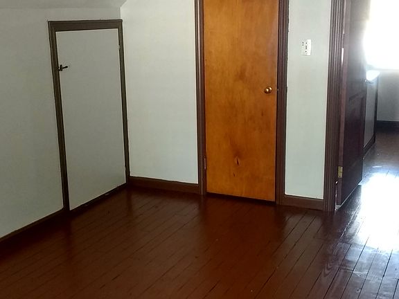 4th image of 11946 Kirton Ave