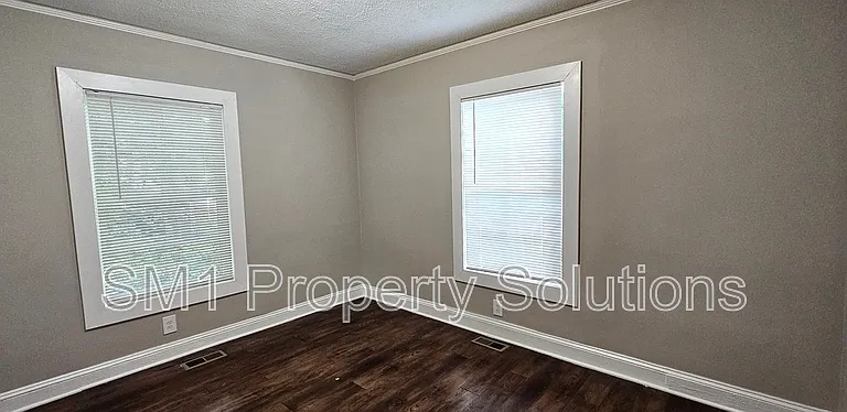 1026 S Pearson St — Photo 6