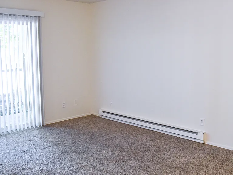 Halsey Summit Apartments — Photo 9
