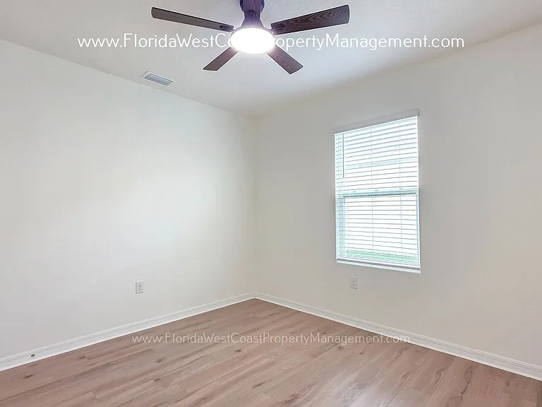 2836 Greenleaf Ter — Photo 33