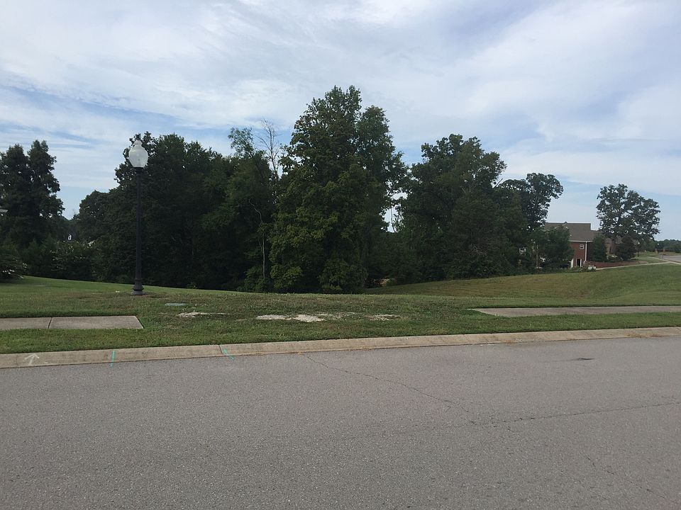 2nd image of 596 Dixie Ln