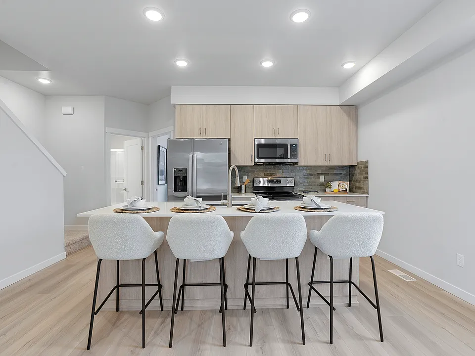 15093 SE Division St
