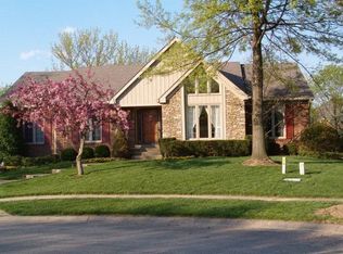 905 Old Hobbs Pl, Louisville, KY 40223