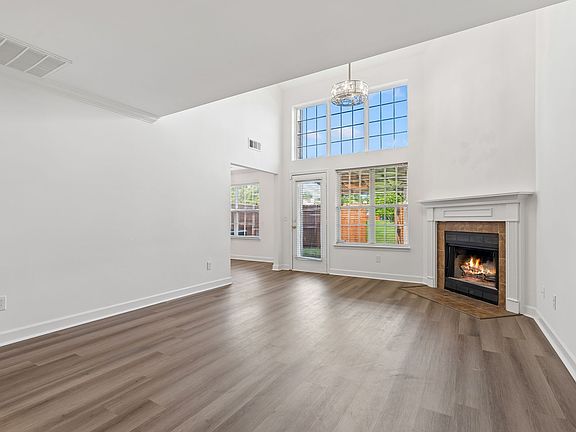 5th image of 504 Heath Pl