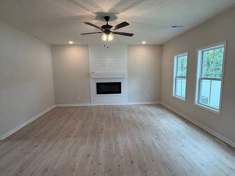 217 Wesson Dr — Photo 4