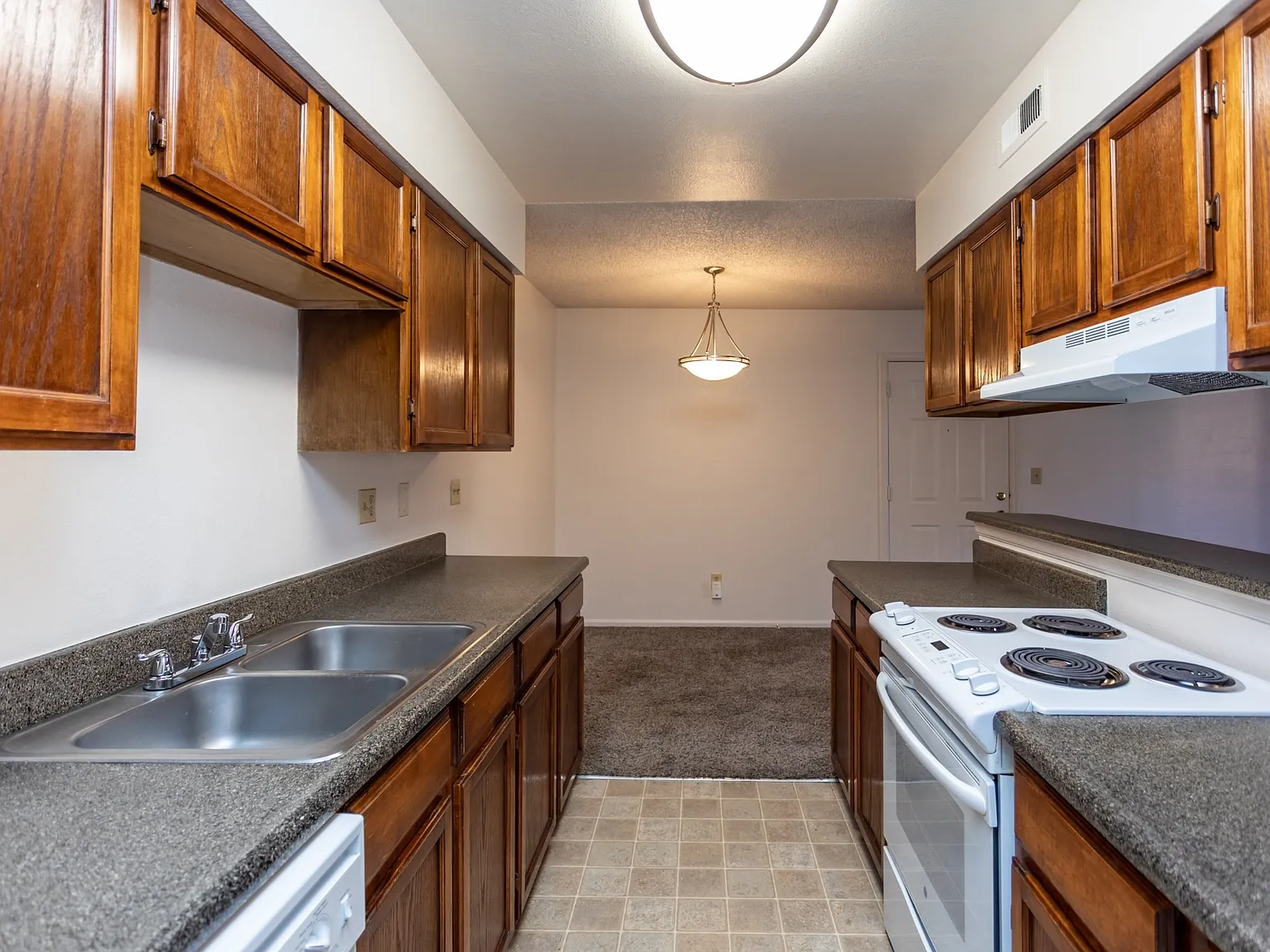 Palmetto Club Apartments — Photo 4