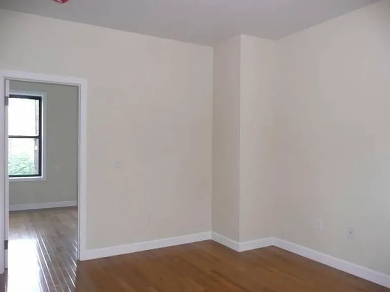 152 New York Ave #5 — Photo 6