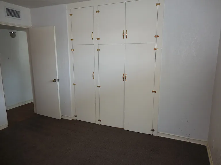 701 W Yandell Dr #1 — Photo 12