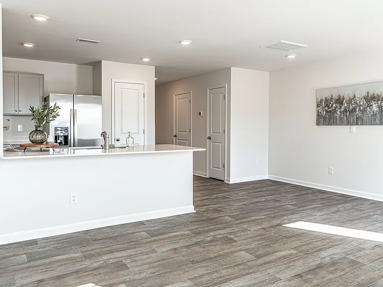 207 Maddox Dr — Photo 9