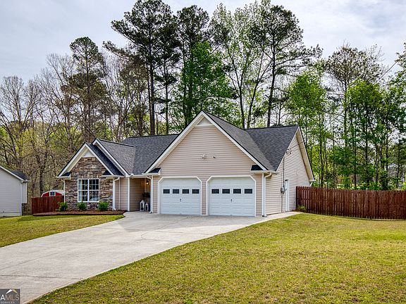 2nd image of 104 Spring Brook Ln