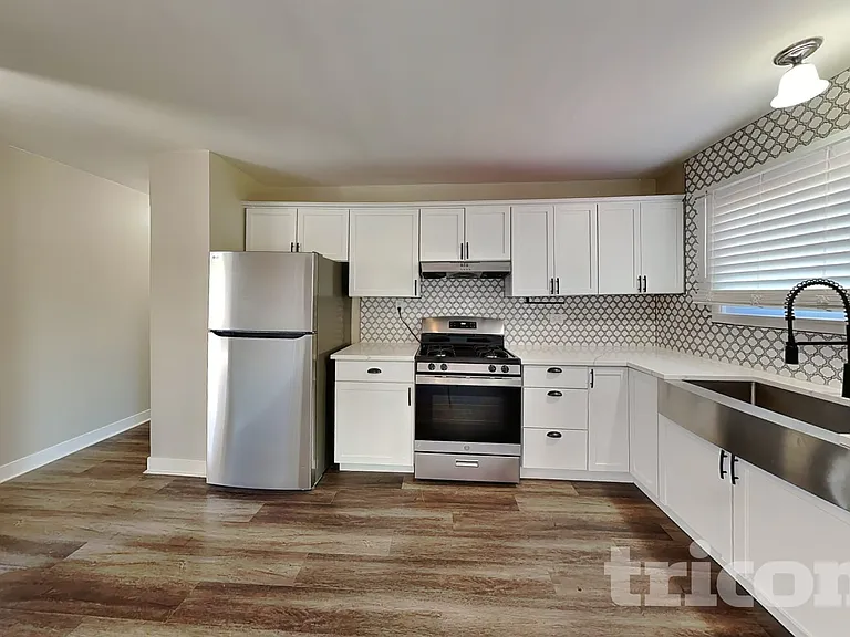 15202 Highland Ave — Photo 6