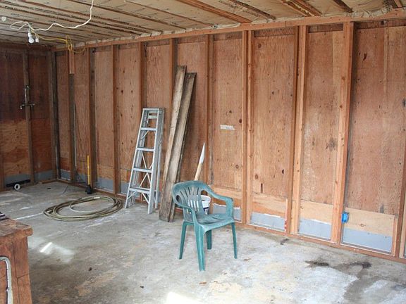 4th image of 808 Magellan Ave NW