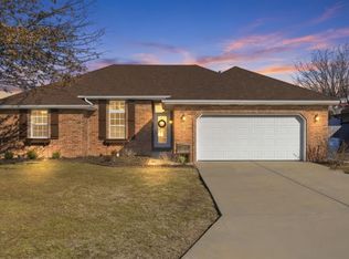 1107 E Eagle Rock Drive, Ozark, MO 65721