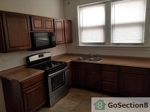 3rd image of 6934 S Jeffery Blvd #3