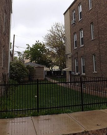 3rd image of 2138-40 N Oakley Ave
