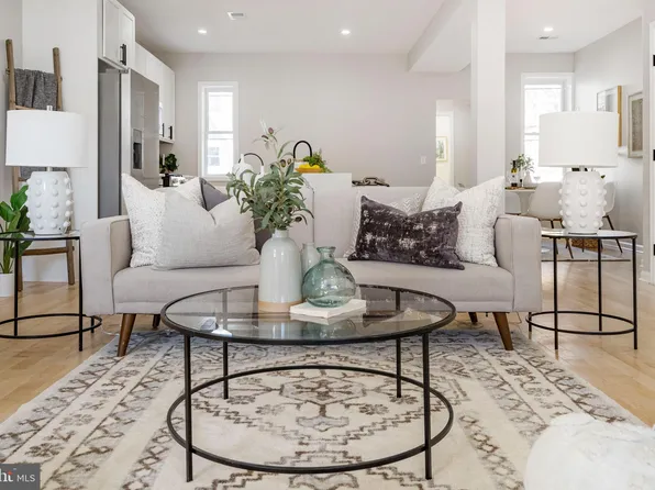 2528 Loyola Southway, Baltimore, MD 21215