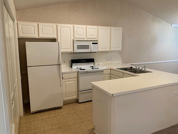 3rd image of 2924 Mulberry Ln #A